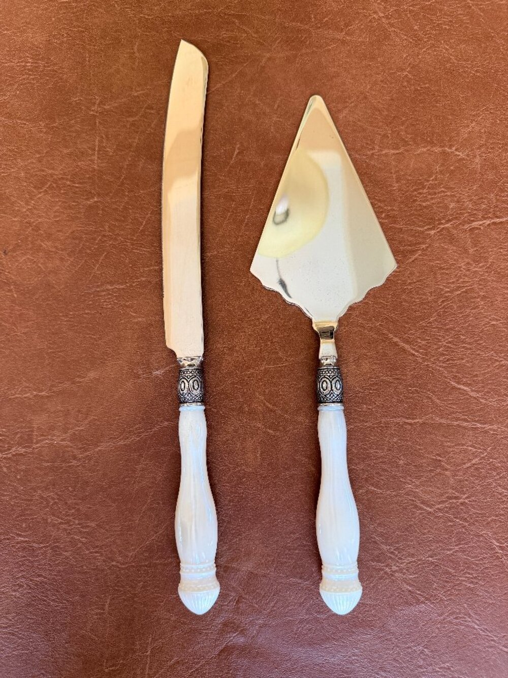 Southern Living at Home Cake Server and Knife